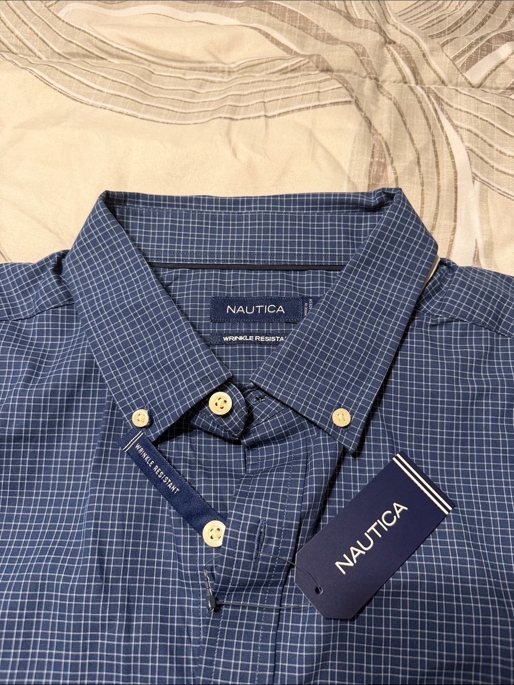 Nautica Men's Blue Check Wrinkle-Resistant Button-Down Shirt